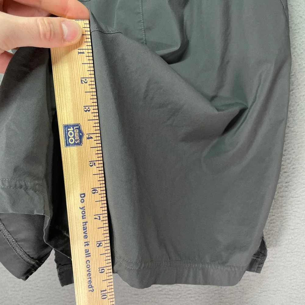 Adidas Athletic Shorts Mens Small Grey Zip Pockets Laser Cut‎